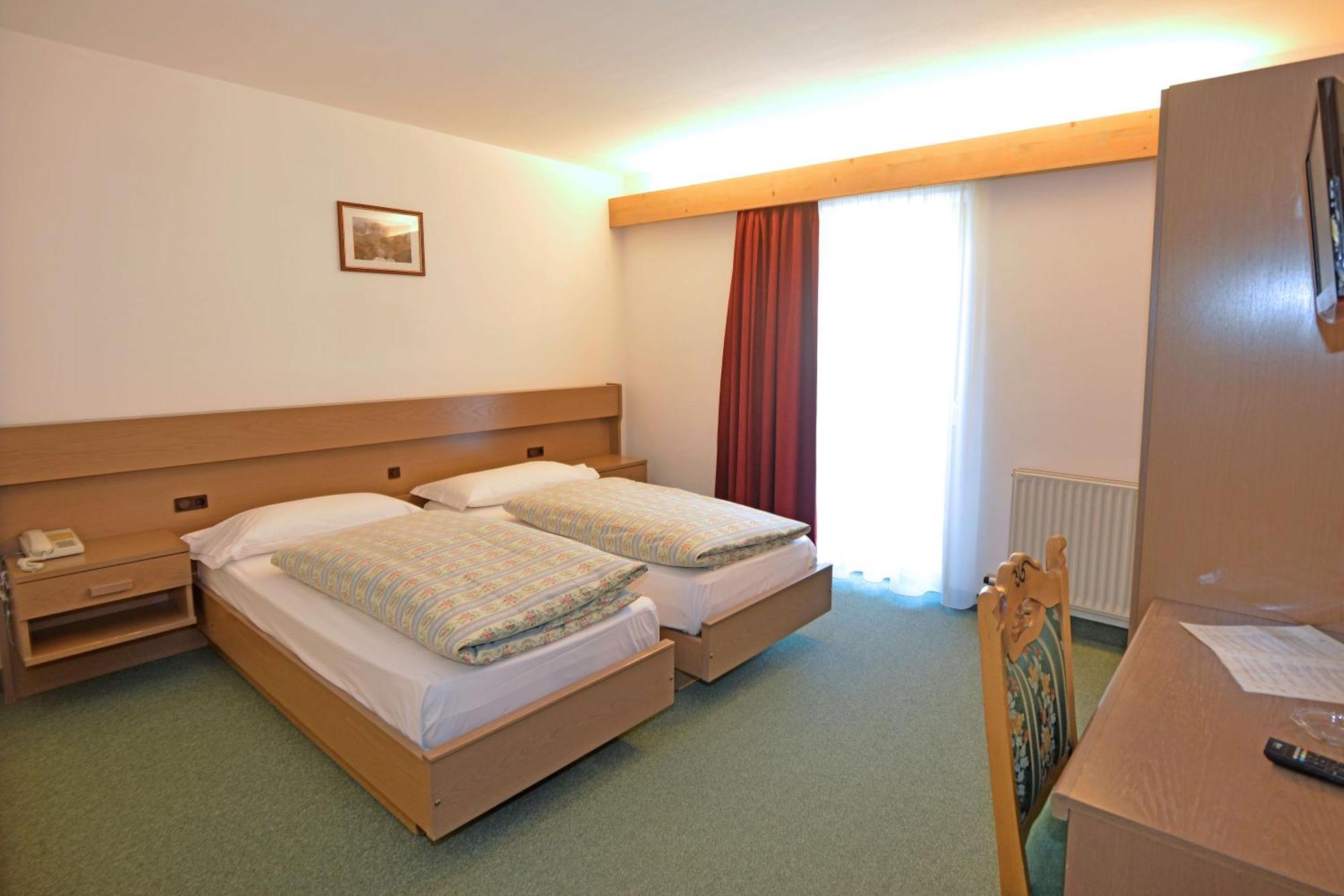 סוראגה Wellness Hotel Dolomia מראה חיצוני תמונה