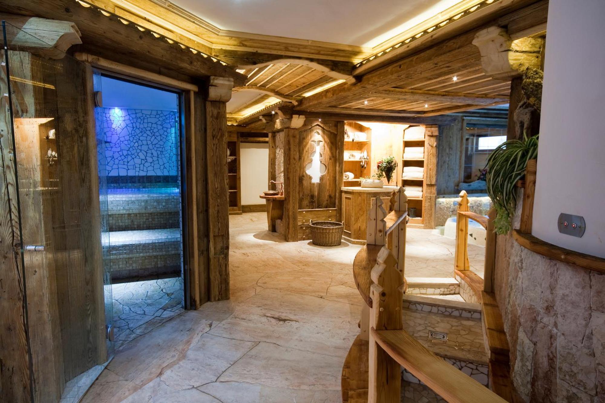 סוראגה Wellness Hotel Dolomia מראה חיצוני תמונה