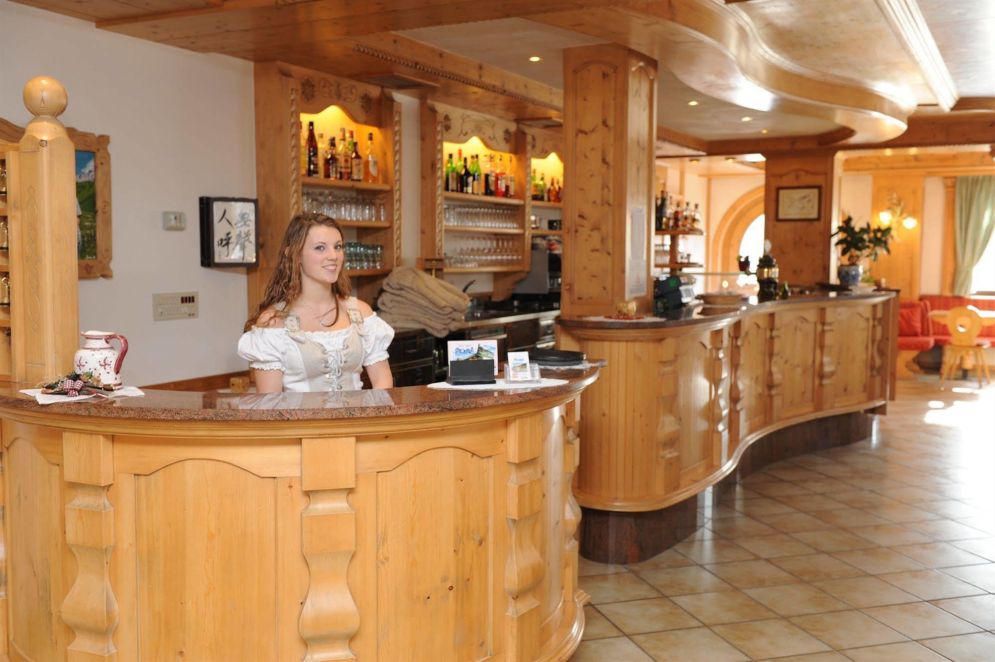 סוראגה Wellness Hotel Dolomia מראה חיצוני תמונה